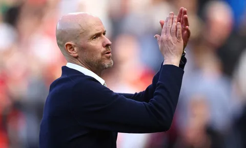 Vinh quang lạ lùng của Manchester United