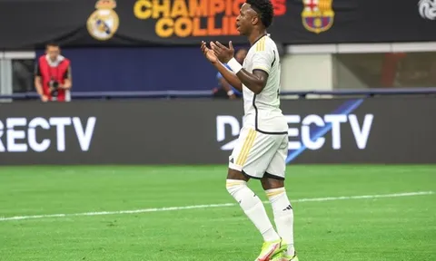 Vinicius hỏng penalty, Ancelotti nói thẳng người thay thế Benzema
