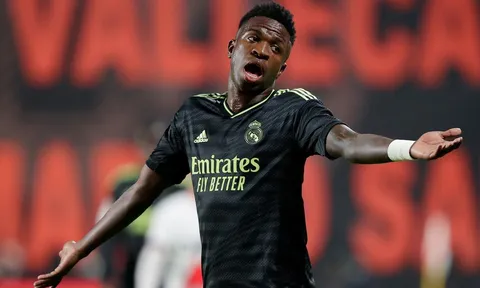 Vinicius móc mỉa trọng tài sau khi Real bị cầm chân