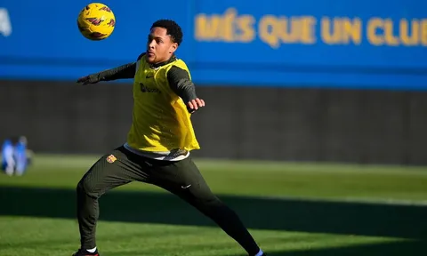 Ronald Araujo ấn tượng với tân binh Barcelona