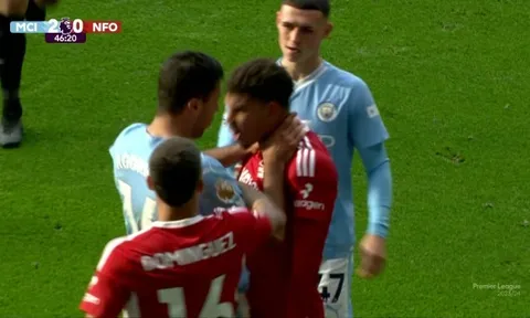 SỐC! Rodri nổi đóa bóp cổ đối thủ, nguy cơ lỡ đại chiến Arsenal