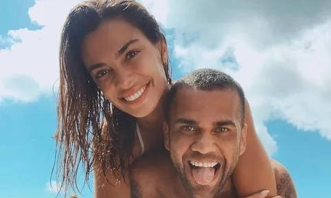 Vợ Dani Alves đòi ly hôn