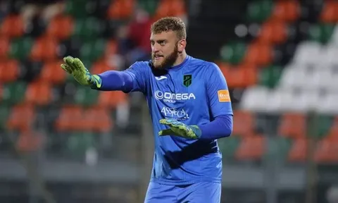 Vỡ mộng De Gea, Newcastle quan tâm "người nhện" Serie A
