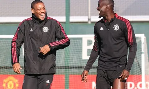 Vợ và bạn Anthony Martial lại tạo áp lực lên Solskjaer