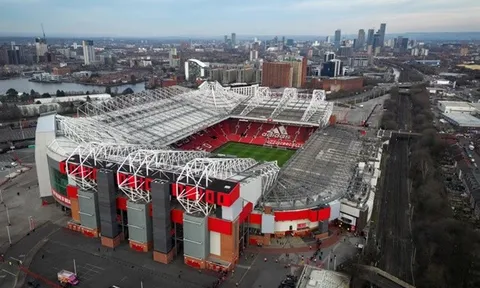 Vụ thâu tóm Man Utd: Các nhà đầu tư có hành động tiếp theo