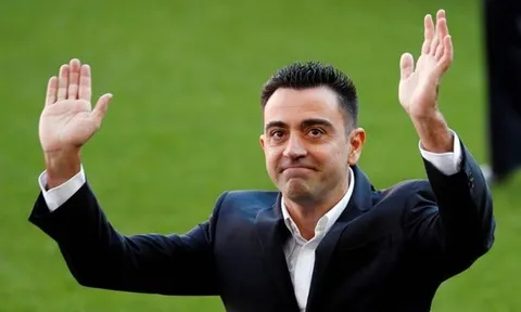 Pep Guardiola bất ngờ góp mặt trong buổi lễ ra mắt của Xavi
