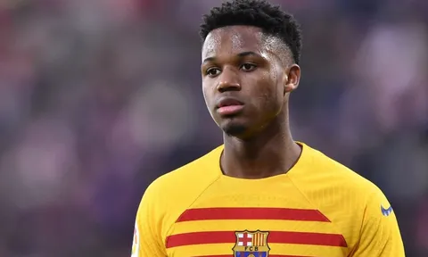 Vừa thua Man United, Barca lại nhận tin không vui