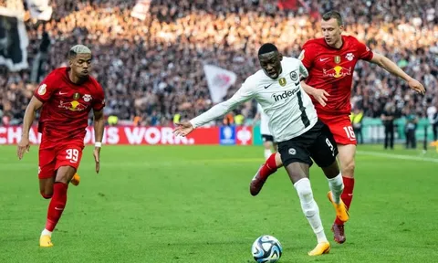 Vượt Bellingham, mục tiêu M.U xuất sắc nhất Bundesliga