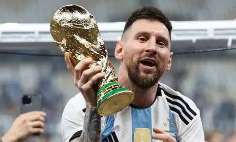 Vượt qua 15 năm địa ngục, Messi hiện khiến cả thế giới phải cúi đầu