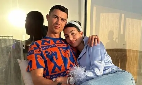 Bạn gái tiết lộ tương lai của Ronaldo