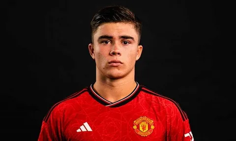 Quên Alvaro Fernandez đi, M.U đã có người thừa kế của Luke Shaw