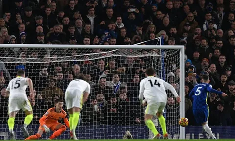 Thua penalty Chelsea phút 90+4, sao Leeds United lên tiếng