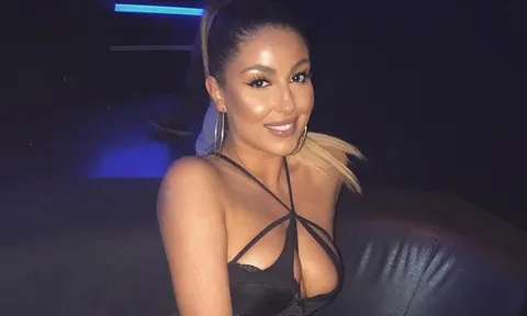 WAGs tuyển Anh phải thuê stylist riêng để mặc kín đáo ở Qatar