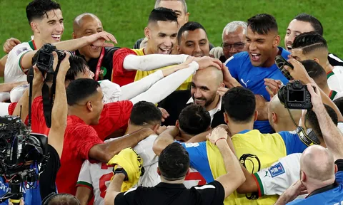 Walid Regragui: Từ 'đầu bơ' đến siêu anh hùng Maroc