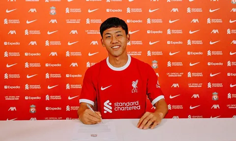 CHÍNH THỨC! Liverpool công bố tân binh thứ 3, chốt luôn số áo