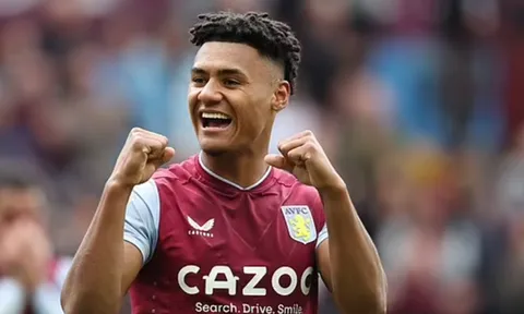 Arsenal được khuyên tranh mua tiền đạo với Chelsea