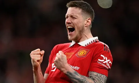 Weghorst khiến MU quên đi Ronaldo