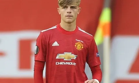 Chật vật tại Old Trafford, "ngọc quý Man Utd" được đại diện EPL cứu vớt