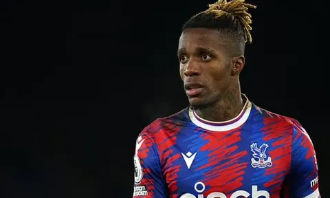 Wilfried Zaha nhận đề nghị khủng từ đội bóng của Cristiano Ronaldo