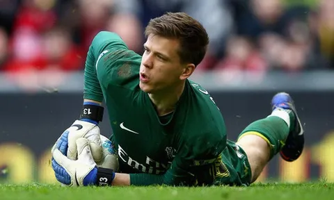 Cựu sao Arsenal được đề nghị đến Tottenham
