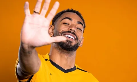 CHÍNH THỨC! Wolves có tân binh đầu tiên phiên chợ Đông