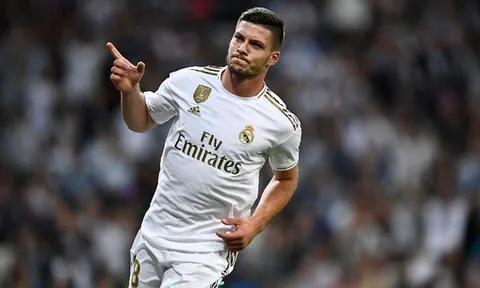 Wolves đưa “bom xịt” của Real Madrid vào tầm ngắm
