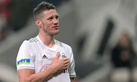 Wout Weghorst có gì hơn các tiền đạo Man United?