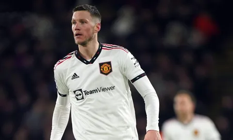 Weghorst cảnh báo Man Utd