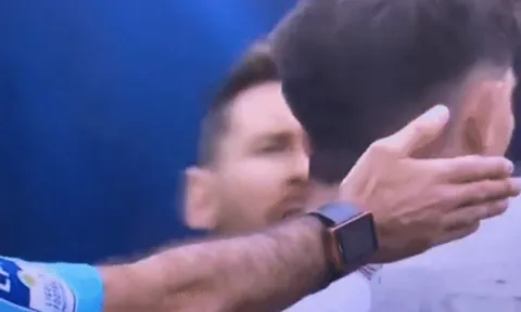 Nghi vấn Messi tát đối thủ sau trận thua