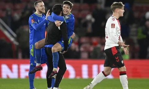 Hạ đối thủ Premier League, đội hạng 4 viết chuyện cổ tích tại FA Cup