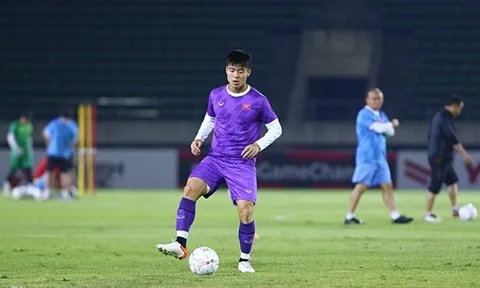 Tuyển Việt Nam thi đấu ở sân có 2 loại cỏ