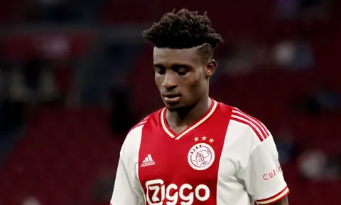 Xác nhận: Arsenal tranh mua tiền vệ Ajax với Man United