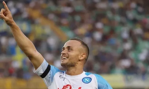 Xác nhận: Deco đàm phán, hỏi mua tiền vệ Napoli cho Barcelona
