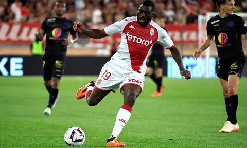 Xác nhận: Man United hỏi mượn tiền vệ Monaco
