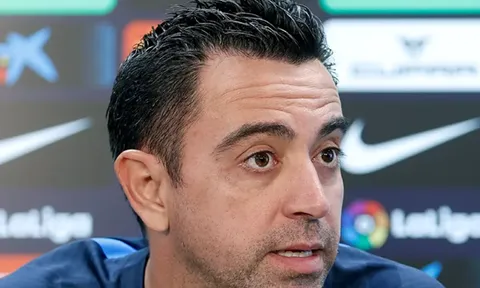 Độc chiếm ngôi đầu, Xavi 'xát muối' vào Real Madrid
