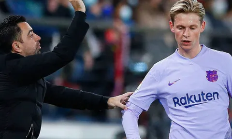 De Jong làm rõ mối quan hệ với Xavi