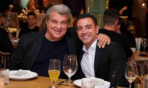 Barcelona đạt thỏa thuận hợp đồng mới với Xavi Hernandez