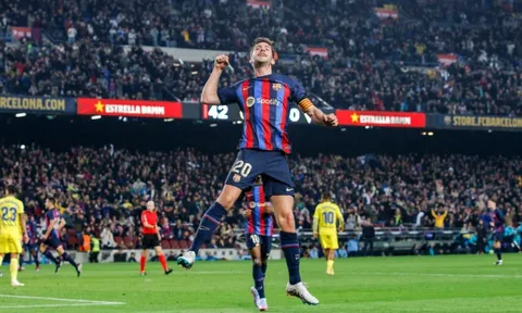 Xavi gợi ý về đội hình Barca đấu Man United