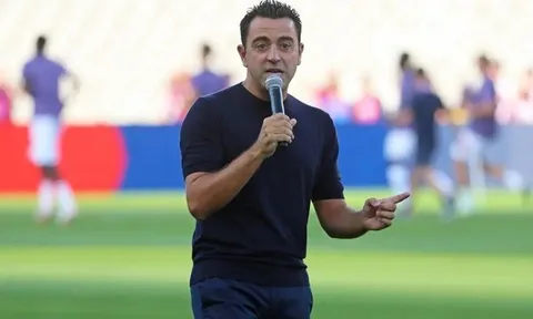 Xavi: 'không thể định giá được cầu thủ chuyển nhượng tự do'