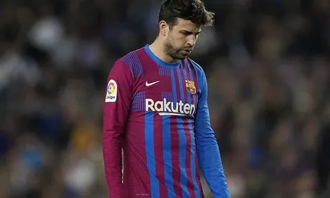 Xavi: "Pique là một tấm gương sáng"