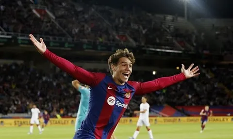 Xavi tiếp sức, sát thủ 17 tuổi hóa người hùng Barca