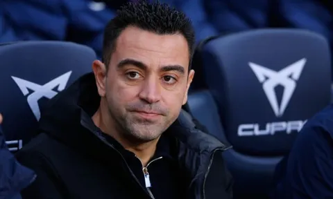 Xavi: "Tôi rất tức giận, Barca không xứng đáng bị loại"