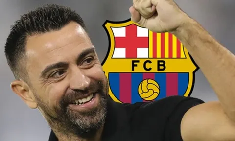 Xavi trả lời câu hỏi về đề nghị làm HLV Barca