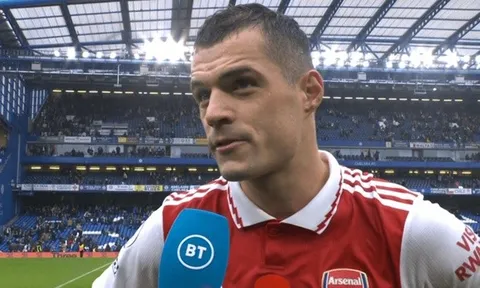 Xhaka: "Bầu không khí thật không thể tin được"