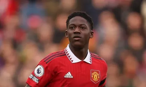 Báu vật của Man United nhận cú sốc đầu mùa