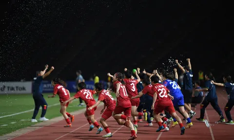 Xúc động khoảnh khắc tuyển nữ Việt Nam làm nên lịch sử ở SEA Games