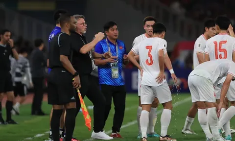 "Quang Hải vào thì làm gì ở đấy?"