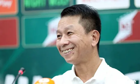 Trụ cột ĐT Việt Nam bênh vực HLV Troussier