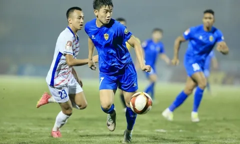 Đình Bắc có bị HLV Troussier "trảm"?