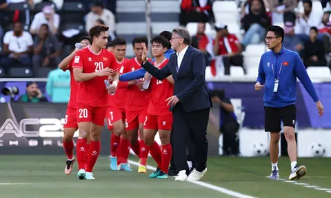 HLV Troussier: "Dư luận Việt Nam chỉ muốn các màn tỏa sáng cá nhân"